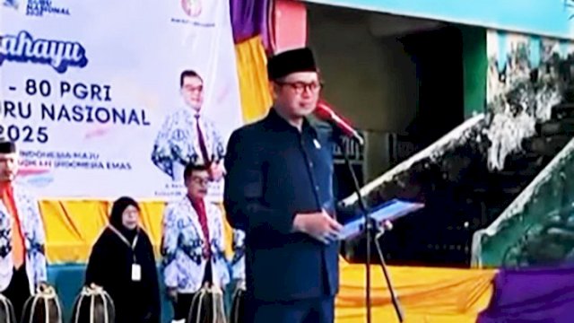 Ketua DPRD Makassar, Supratman.