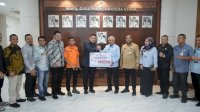 Walikota Makassar Antar Langsung Bantuan Pemkot untuk Korban Bencana di Aceh dan Sumatra