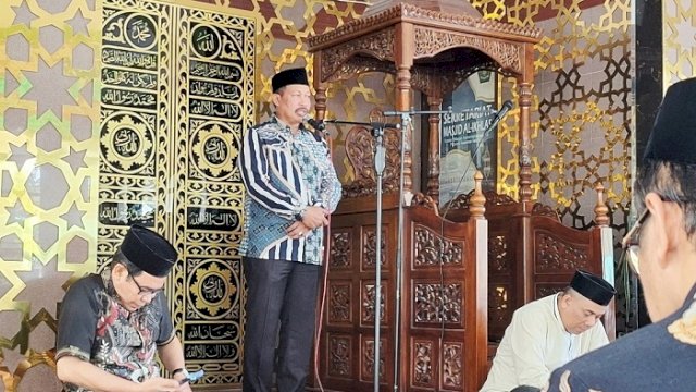 Kepala Kanwil Kemenag Sulsel, H. Ali Yafid, pada pembukaan kegiatan Amalia Ramadan di Masjid Al-Ikhlas Kanwil Kemenag Sulsel, Kamis (19/2/2026). (dok. kemenag sulsel)