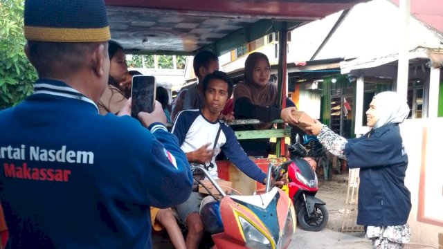 Nasdem Makassar Gencarkan Pembagian Takjil, Terbaru di Kepulauan Sangkarrang dan Tamalate