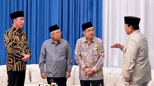 Presiden Prabowo Subianto menggelar acara silaturahmi dan diskusi bersama sejumlah tokoh nasional di Istana Merdeka, Jakarta, Selasa (03/03/2026) malam. (dok. setneg)