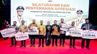 Dinilai Berprestasi, Sejumlah Kepala Daerah Terima Penghargaan dari Pemprov Sulsel