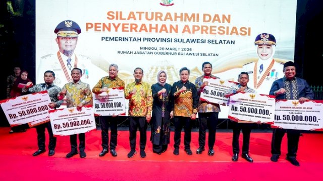 Dinilai Berprestasi, Sejumlah Kepala Daerah Terima Penghargaan dari Pemprov Sulsel