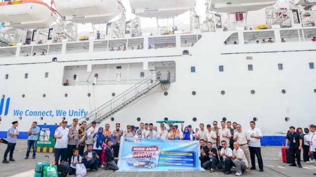 Gubernur Lepas 500 Pemudik Program Mudik PLN dari Pelabuhan Soekarno-Hatta Makassar