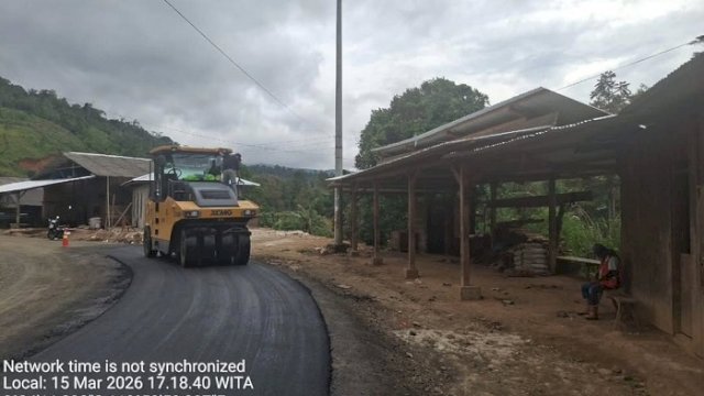 Gubernur Sulsel Pastikan Pembangunan Jalan Seko Terus Berlanjut