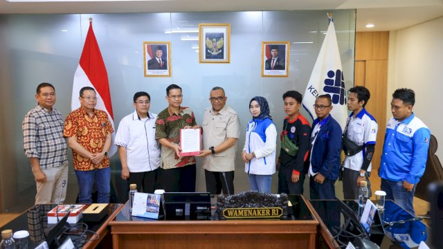 Wakil Menteri Ketenagakerjaan (Wamenaker), Afriansyah Noor, memfasilitasi dialog antara manajemen PT Indomarco Prismatama (Indomaret) dengan serikat pekerja (SPN dan SPMI) guna menyelesaikan perselisihan terkait upah kerja di hari libur nasional.
