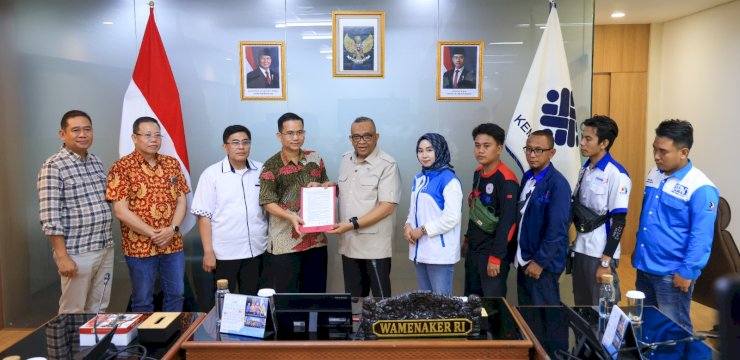 Wajib Bayar Lembur, Wamenaker Bertindak Cepat Atas Permasalahan Kerja di Hari Libur Nasional