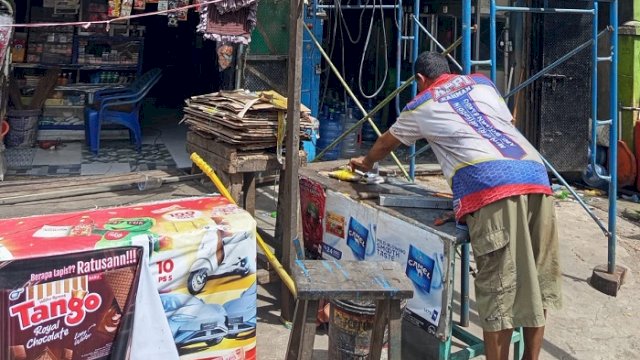 Sudah 10 Tahun Berdiri, Lapak di Atas Drainase Dibongkar Sukarela oleh Pemiliknya