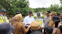 Pulihkan Dampak Banjir Sultra, Mentan Amran Kunjungi Kendari dan Salurkan Bantuan