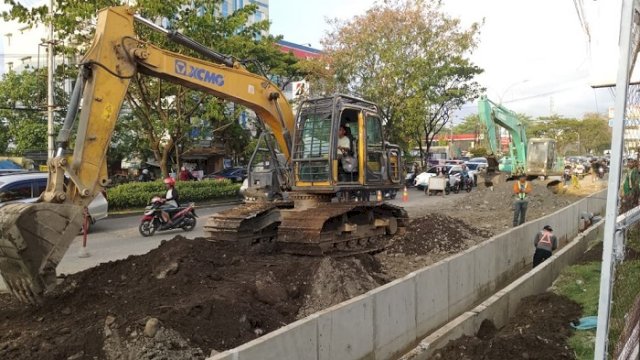 Jawab Keluhan Warga, Pemprov Sulsel Benahi Drainase Jalan Aroepala