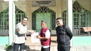 Kapolda Sulsel dan Walikota Makassar Serahkan Bantuan untuk Warga Kepulauan Lanjukang
