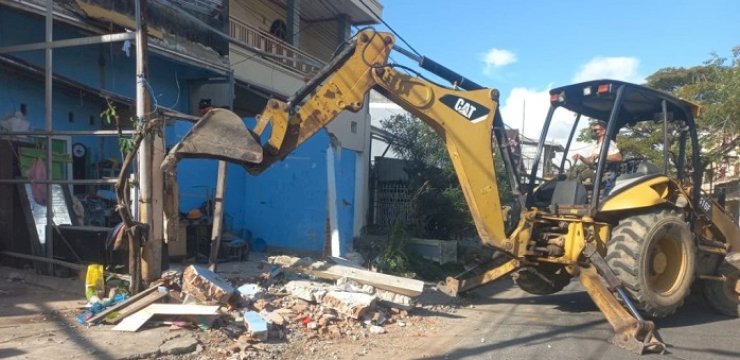 Berdiri di Atas Fasum, 40 Lapak di Mariso Ditertibkan