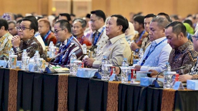 Presiden Prabowo Subianto saat penutupan Sarasehan Kebangsaan Konvensi Sains, Teknologi, dan Industri Indonesia (KSTI) Tahun 2026 yang digelar di Jakarta International Convention Center (JICC), Jakarta, pada Minggu (28/06/2026). (dok. setneg)
