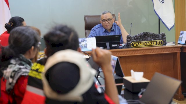 Wakil Menteri Ketenagakerjaan (Wamenaker), Afriansyah Noor, saat menerima audiensi perwakilan Konfederasi Persatuan Buruh Indonesia (KPBI) yang dipimpin Sekretaris Jenderal KPBI, Michael Oncom, di Jakarta, Kamis (4/6/2026).