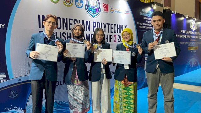 Sebanyak 10 penghargaan berhasil diraih dalam dua ajang nasional, yakni Indonesia Polytechnic English Championship (IPEC) III 2026 di S urabaya dan Pencak Silat Jakarta National Championship IV 2026 di Jakarta.