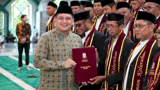 Munafri Lantik 153 Imam Kelurahan, Akan Dapat Insentif dan Perlindungan BPJS Ketenagakerjaan